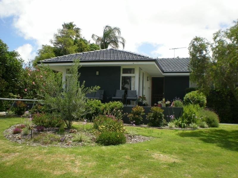 4 Chadd Place, Wembley Downs WA 6019