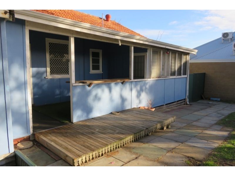 182 Grand Promenade, Doubleview WA 6018