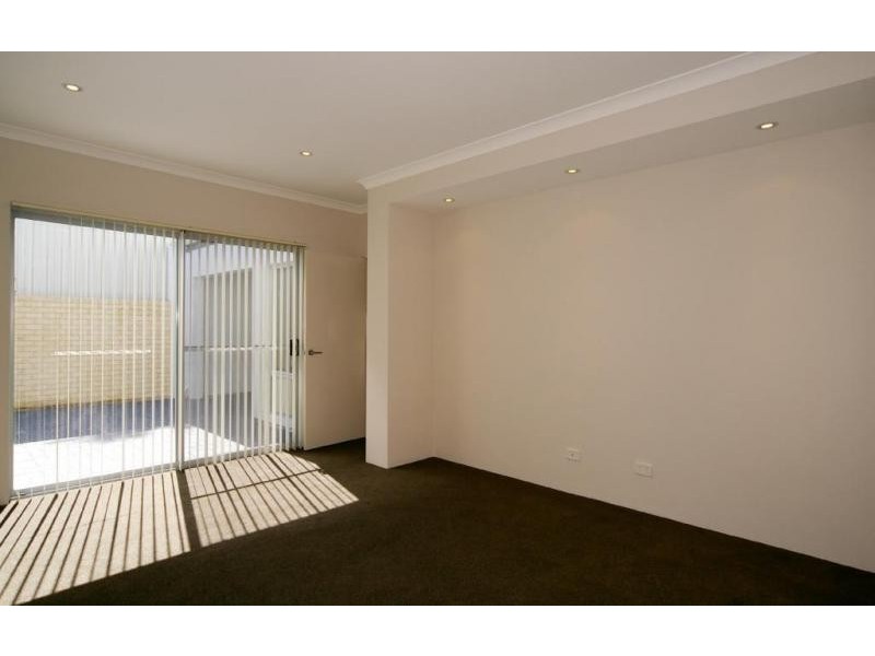 33B Coleman Way, Karrinyup WA 6018