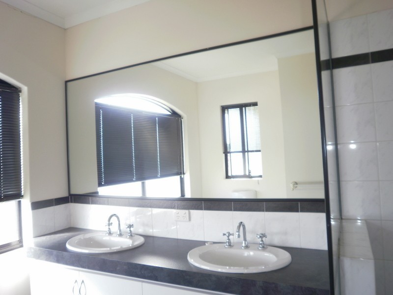 5/10 Leila Street, Cannington WA 6107