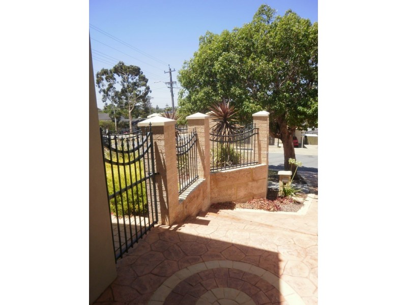 113 Holbeck Street, Doubleview WA 6018