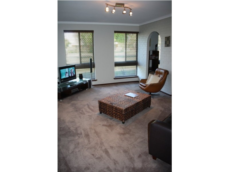 069 Vickers Street, Hamersley WA 6022