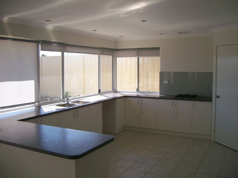 14 Sundowner Meander, Banksia Grove WA 6031