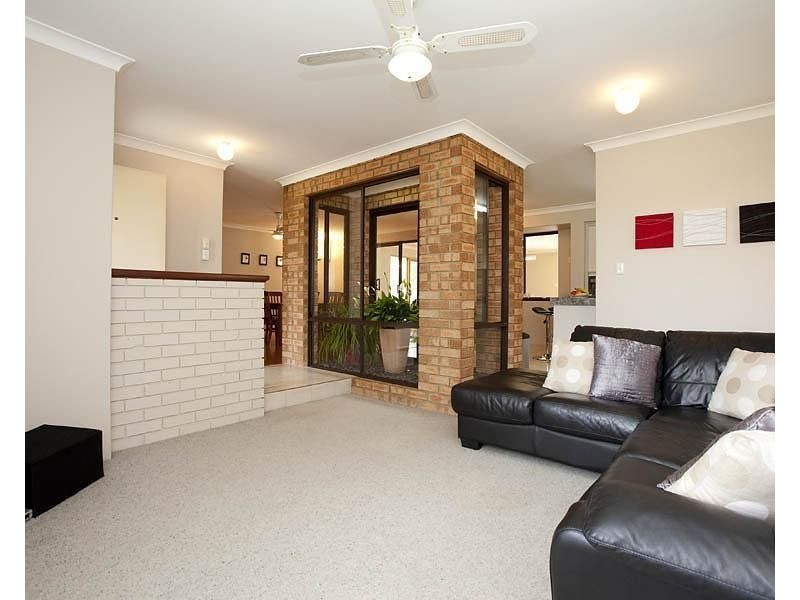 6 Success Street, Beldon WA 6027 First National Druitt & Shead Leased