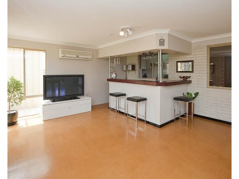 6 Success Street, Beldon WA 6027