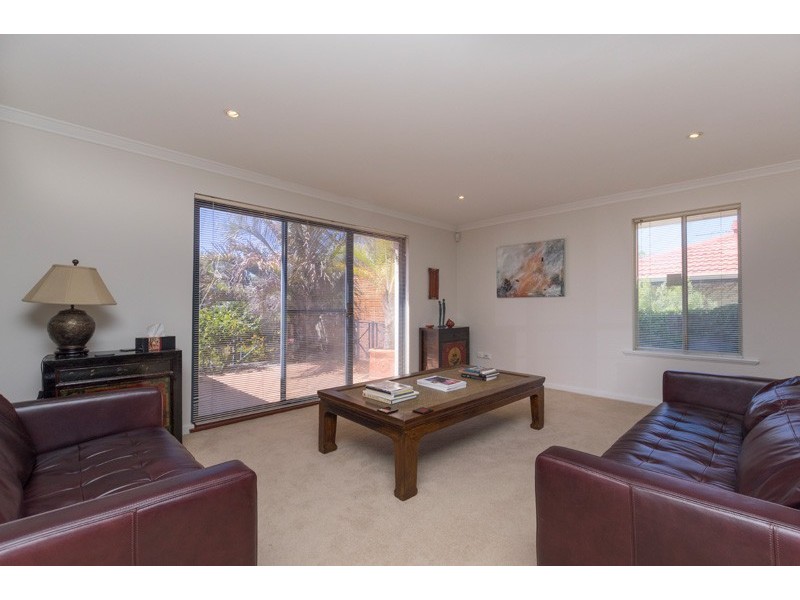 17 Burroughs Road, Karrinyup WA 6018