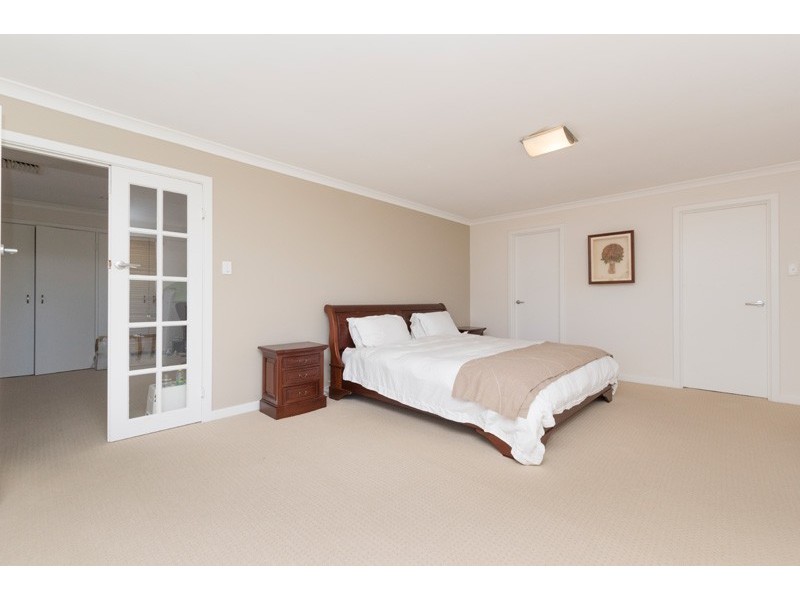 17 Burroughs Road, Karrinyup WA 6018
