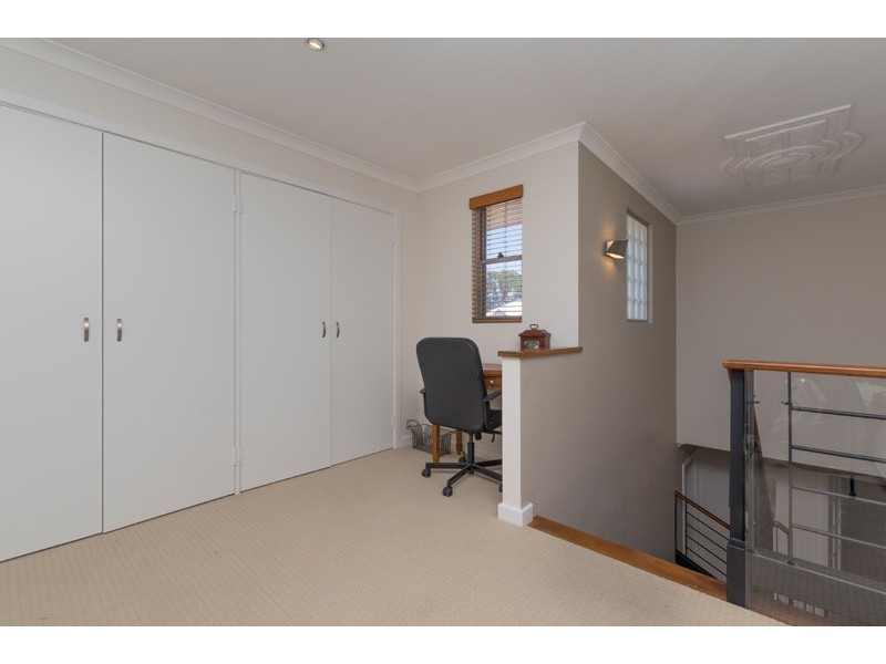 17 Burroughs Road, Karrinyup WA 6018