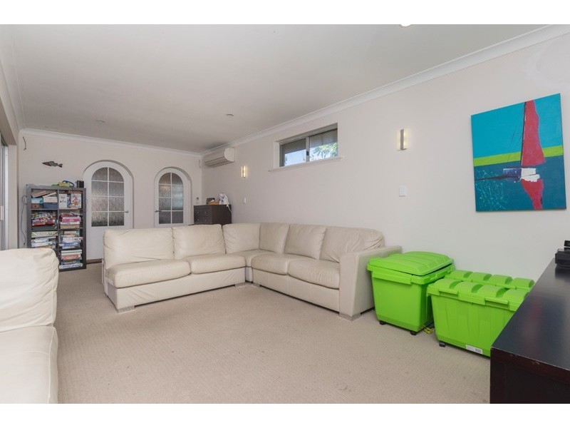 17 Burroughs Road, Karrinyup WA 6018