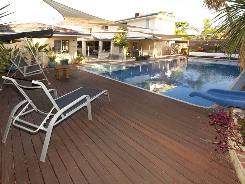 17 Burroughs Road, Karrinyup WA 6018