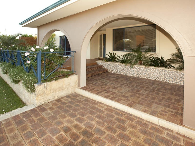 17 Burroughs Road, Karrinyup WA 6018