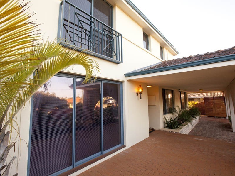 17 Burroughs Road, Karrinyup WA 6018