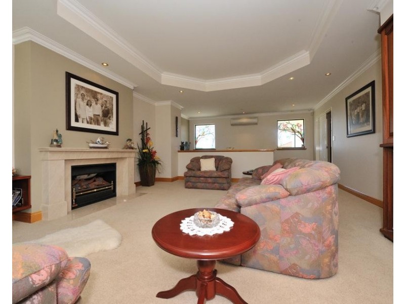 26 Allanson Retreat, Gwelup WA 6018