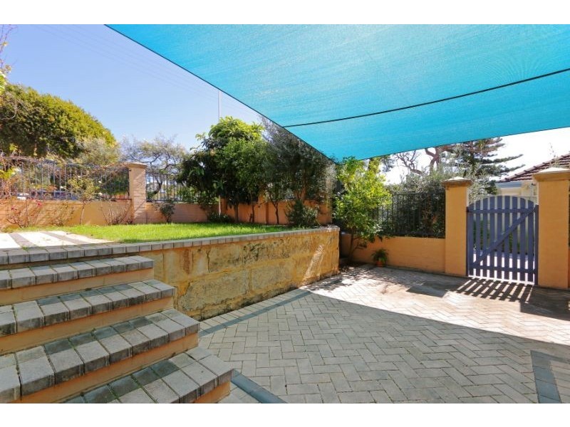 18 Paine Court, Karrinyup WA 6018