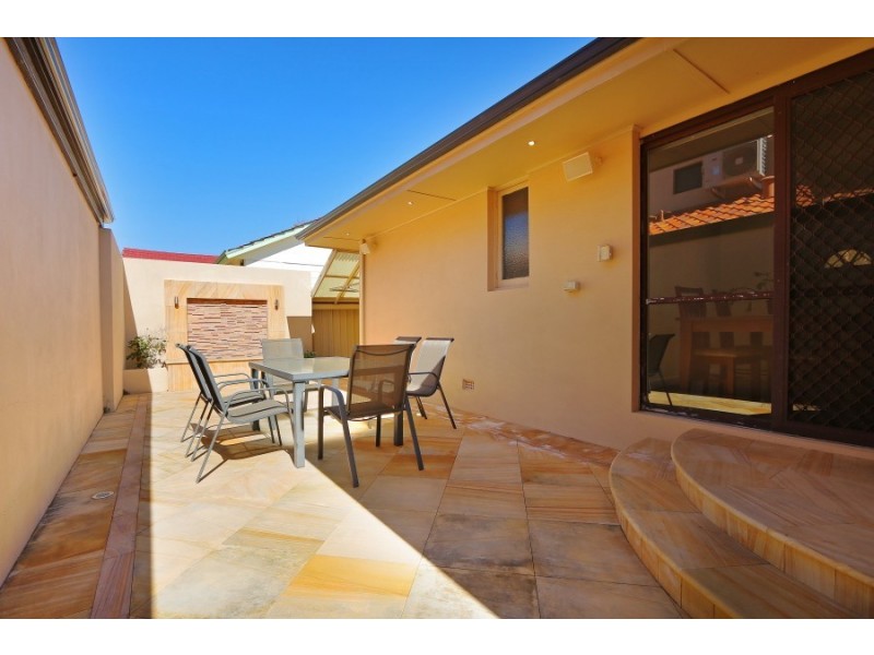 18 Paine Court, Karrinyup WA 6018