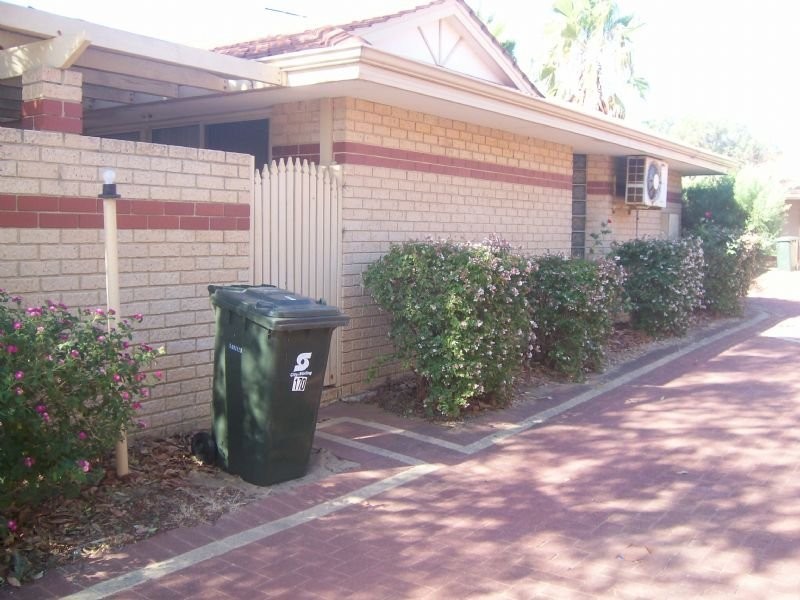 1/170 Grand Promenade, Doubleview WA 6018