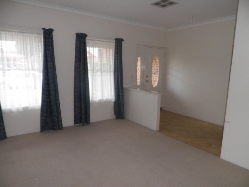 25 Birralee Loop, Innaloo WA 6018