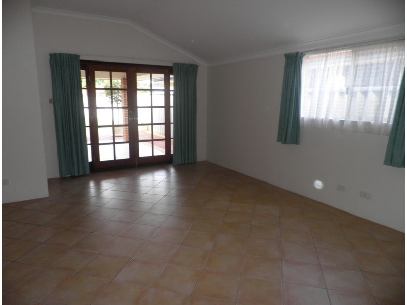 25 Birralee Loop, Innaloo WA 6018