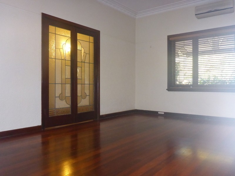 15 Lynton Street, Doubleview WA 6018