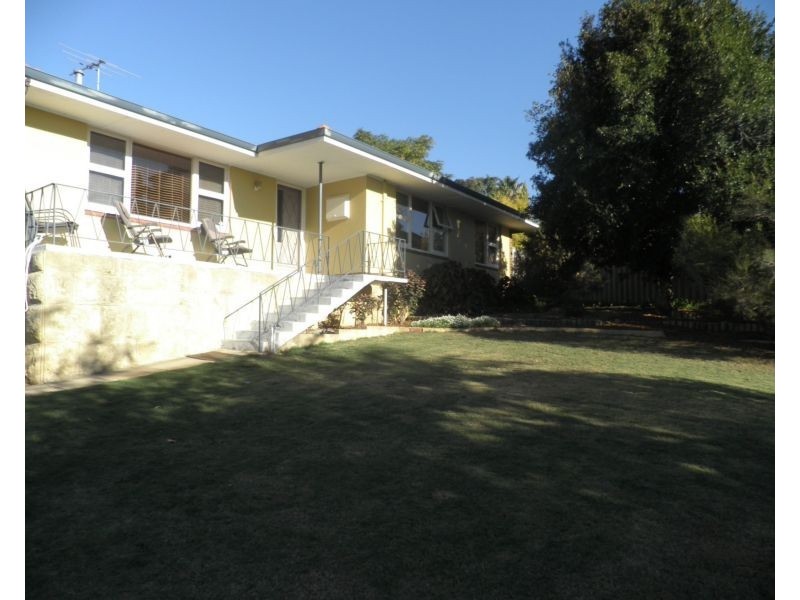 8 Hadley Place, Karrinyup WA 6018