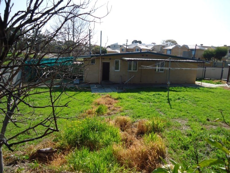 1 Shelbred Way, Westminster WA 6061