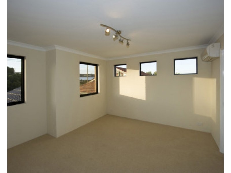 8 Foundry Street, Maylands WA 6051