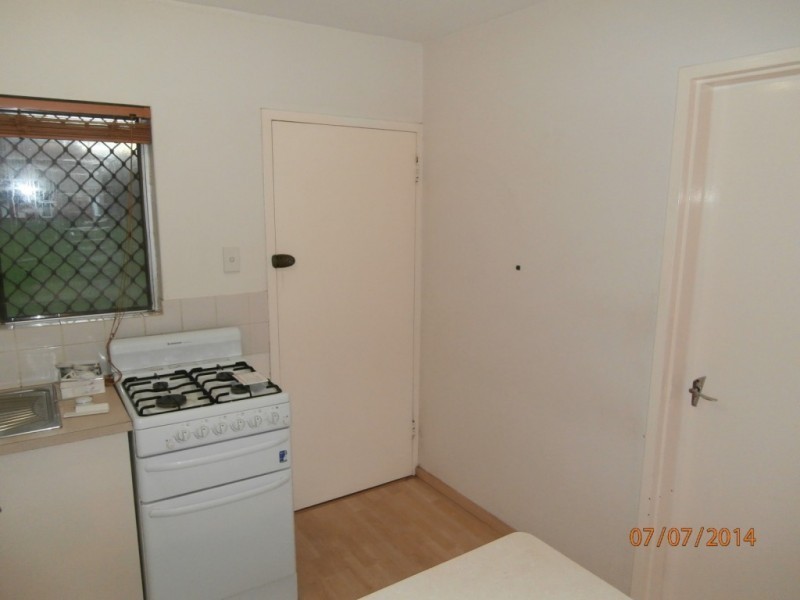 B30/305 Harborne Street, Glendalough WA 6016