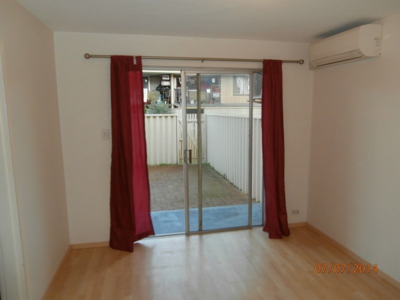 B30/305 Harborne Street, Glendalough WA 6016