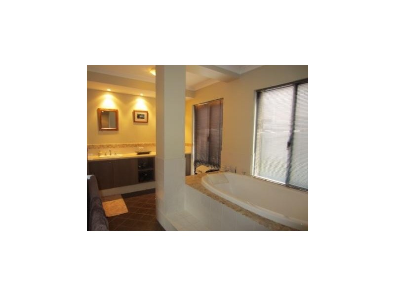 33B Shaw Road, Innaloo WA 6018