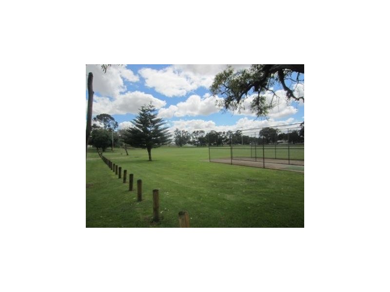 33B Shaw Road, Innaloo WA 6018