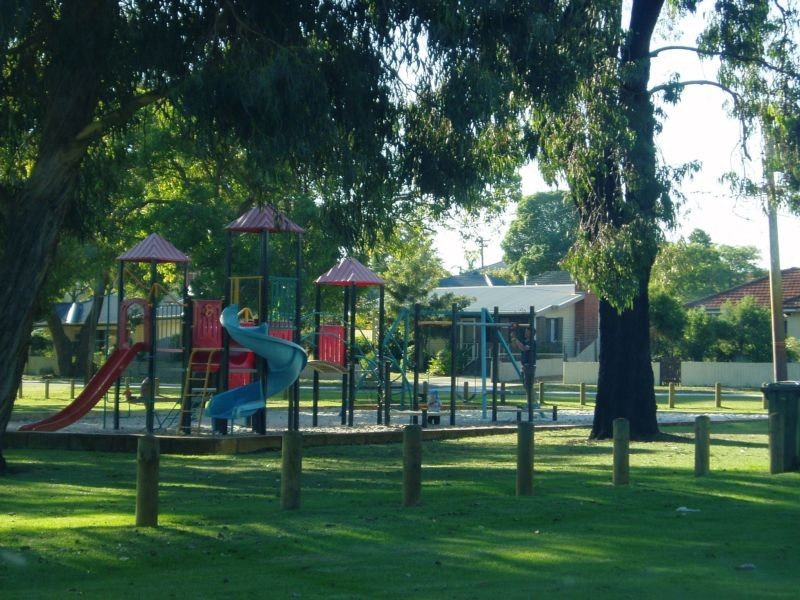 33B Shaw Road, Innaloo WA 6018