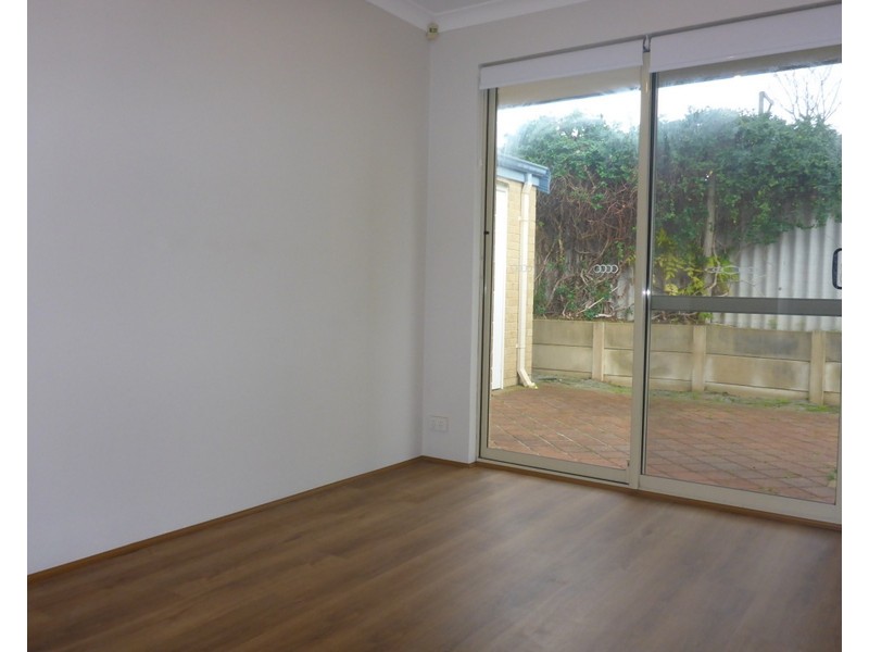 2/5 Chapman Road, St James WA 6102