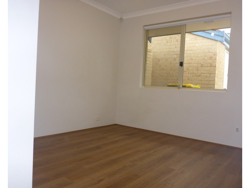 2/5 Chapman Road, St James WA 6102