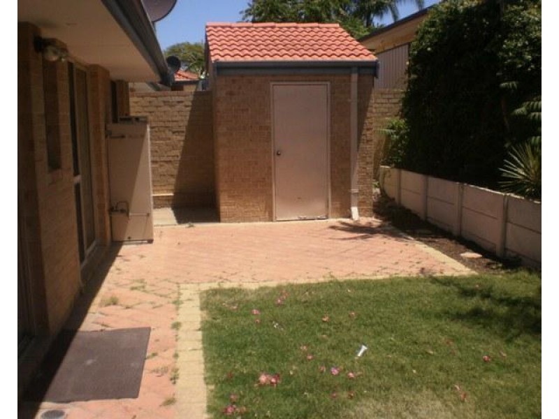 2/5 Chapman Road, St James WA 6102