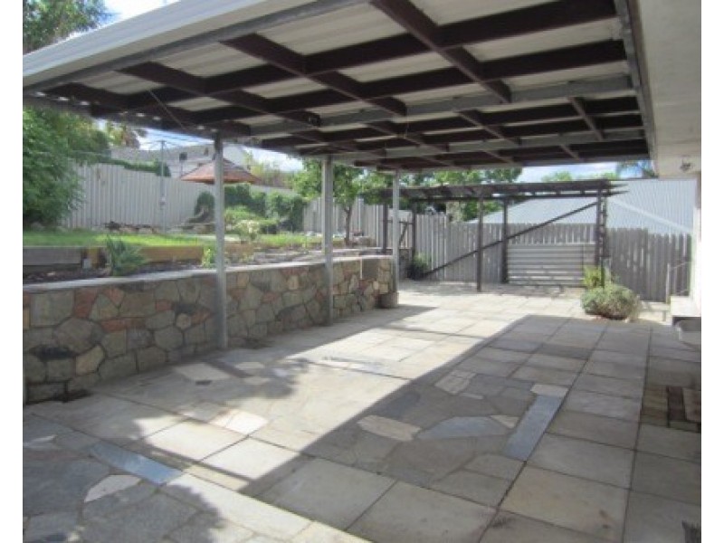 311 Huntriss Road, Doubleview WA 6018