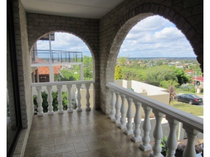 311 Huntriss Road, Doubleview WA 6018