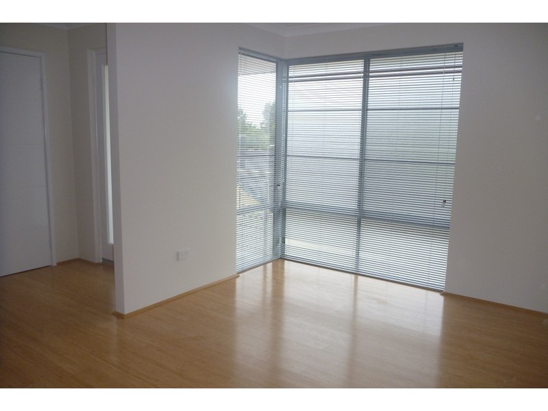 2/107 Norman Street, Innaloo WA 6018