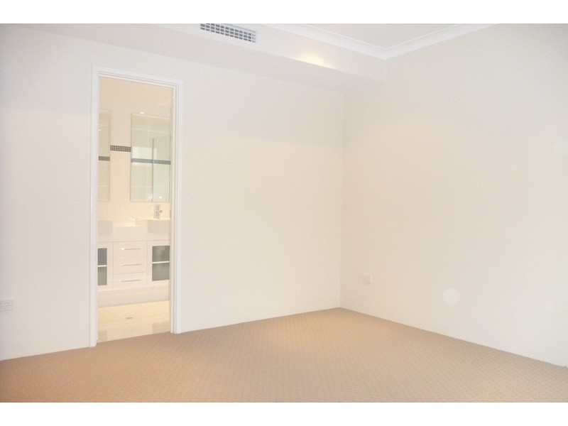 2/107 Norman Street, Innaloo WA 6018