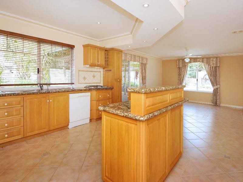 10 Hadley Place, Karrinyup WA 6018