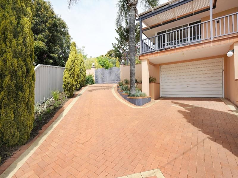 10 Hadley Place, Karrinyup WA 6018