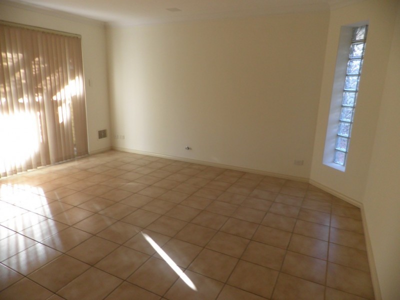 4/170 Grand Promenade, Doubleview WA 6018