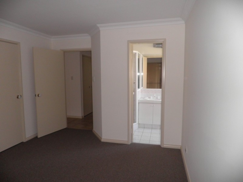 4/170 Grand Promenade, Doubleview WA 6018