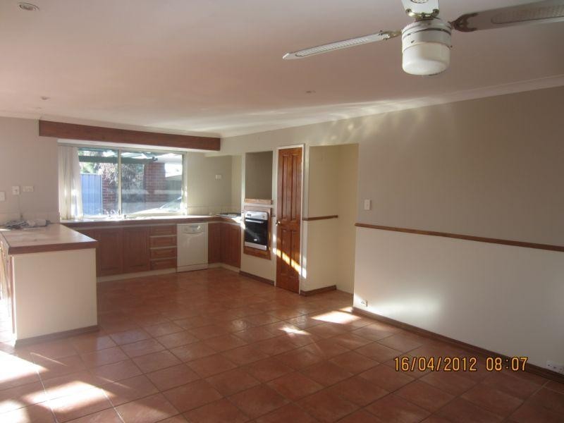 42 Midlothian Cresent, Kinross WA 6028