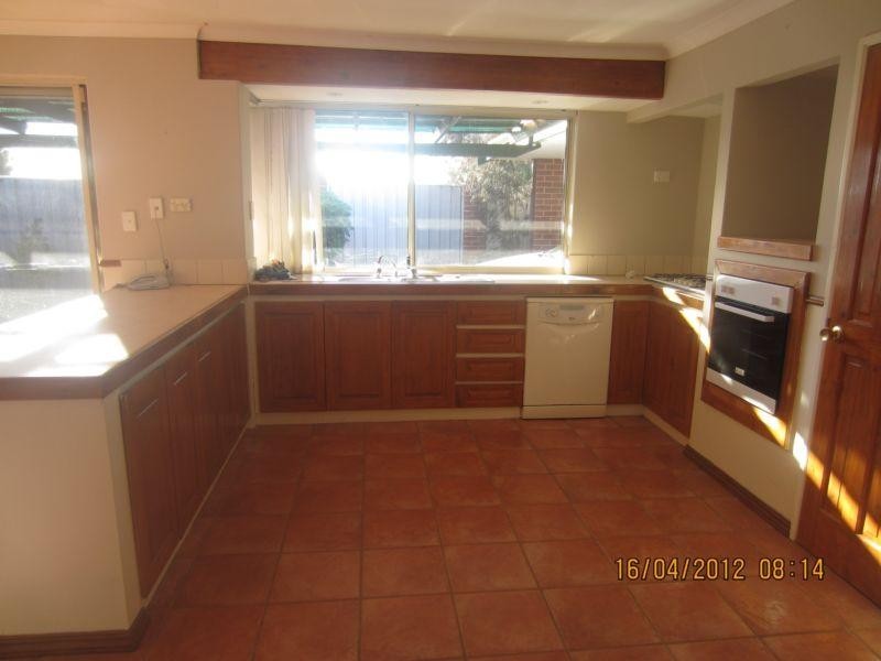 42 Midlothian Cresent, Kinross WA 6028