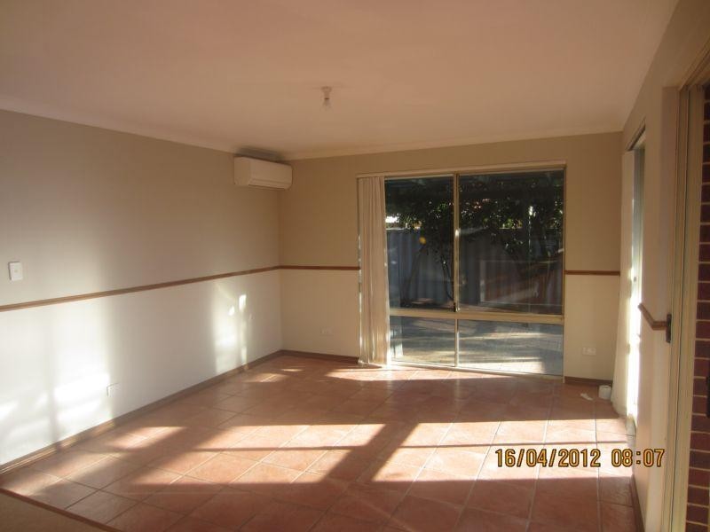 42 Midlothian Cresent, Kinross WA 6028