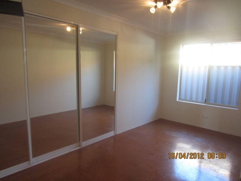 42 Midlothian Cresent, Kinross WA 6028