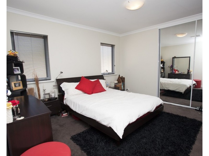 2/41 Selina Street, Innaloo WA 6018