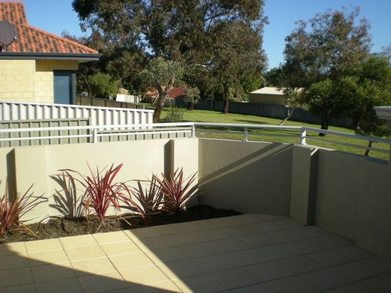 1/2 Lilacdale Road, Innaloo WA 6018