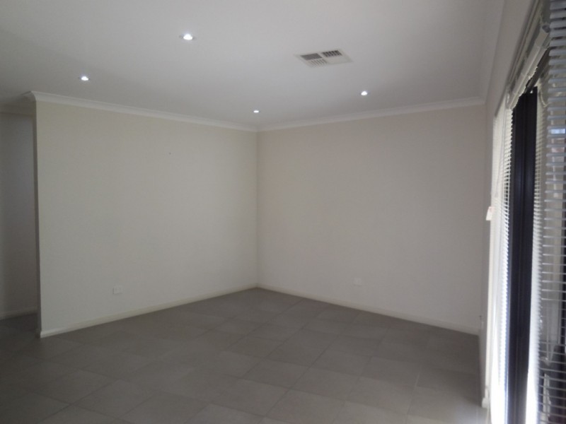 B/12 Muriel Avenue, Innaloo WA 6018