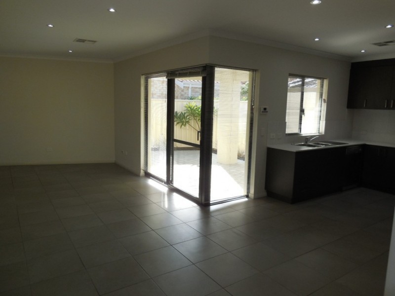 B/12 Muriel Avenue, Innaloo WA 6018